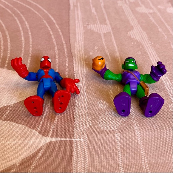 Playskool Marvel Super Heroes Adventures Spider-Man & Goblin 2.5” Figure - Picture 5 of 7